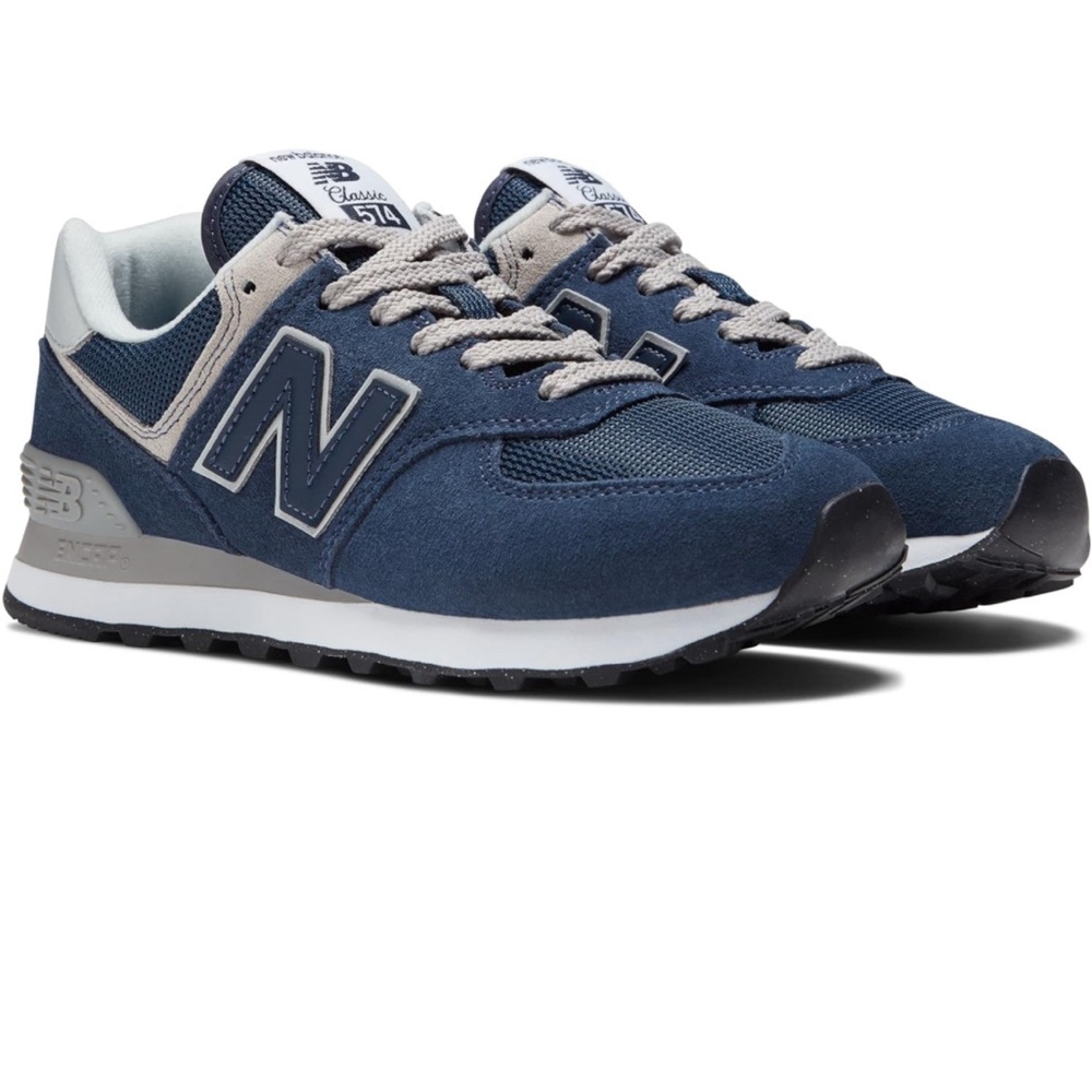 New Balance Women's 574 V2 Essential Sneaker